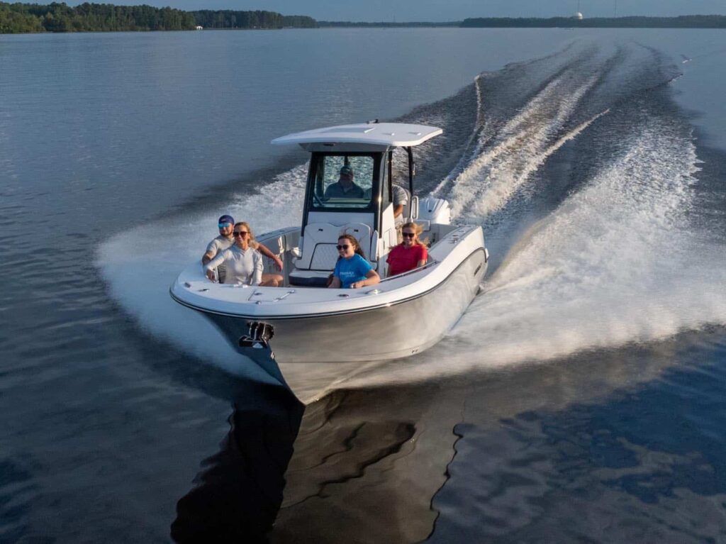 Stingray 253CC: Where Fishing Meets Comfort and Style