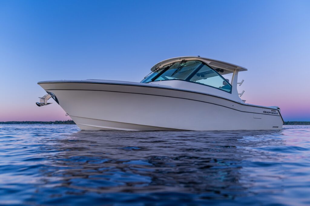 Freedom 345 34' DUAL CONSOLE